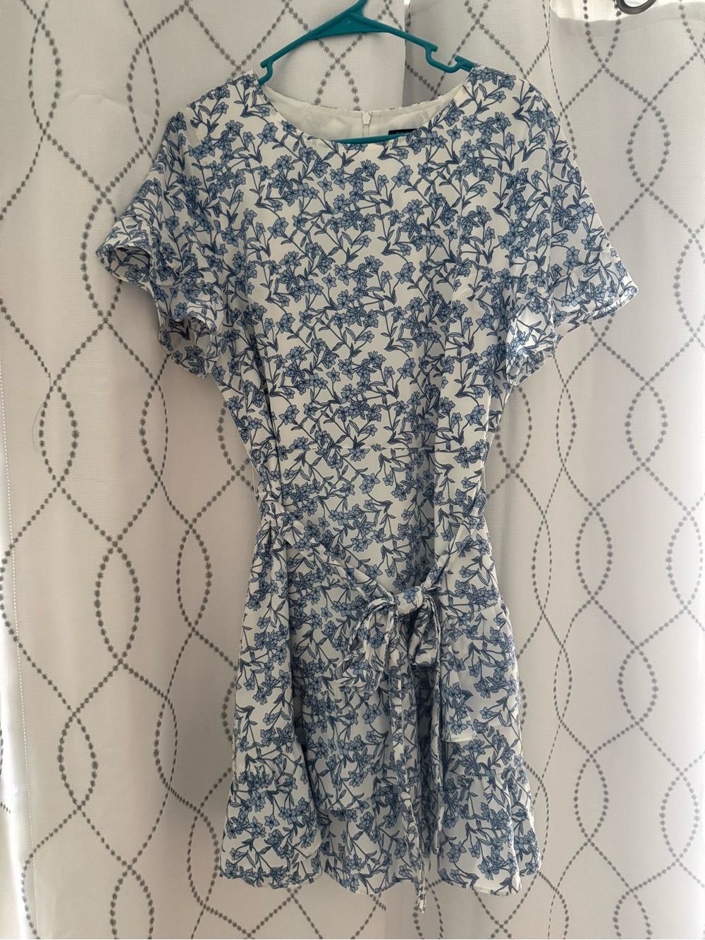 Banana Republic White Dress with Blue Floral Print and Tie-Waist